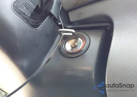 1998 Honda Cr-V Lx z USA, uszkodzony, nr VIN JHLRD284XWC013041